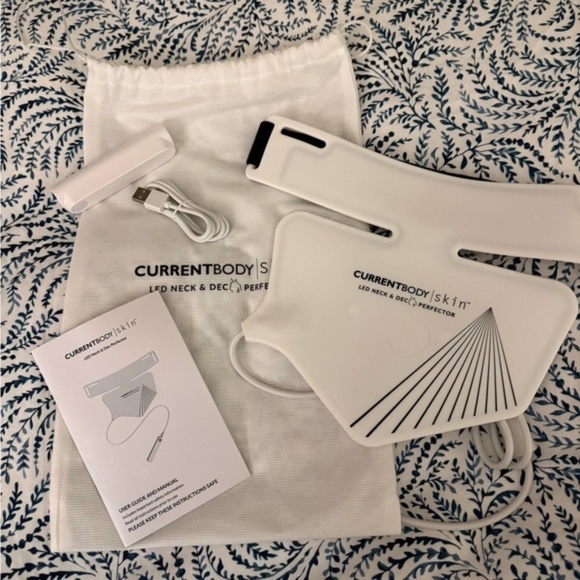 CurrentBody Skin LED Neck & Décolletage Mask: Series 1 | Red Light Therapy Mask - Picture 3 of 5